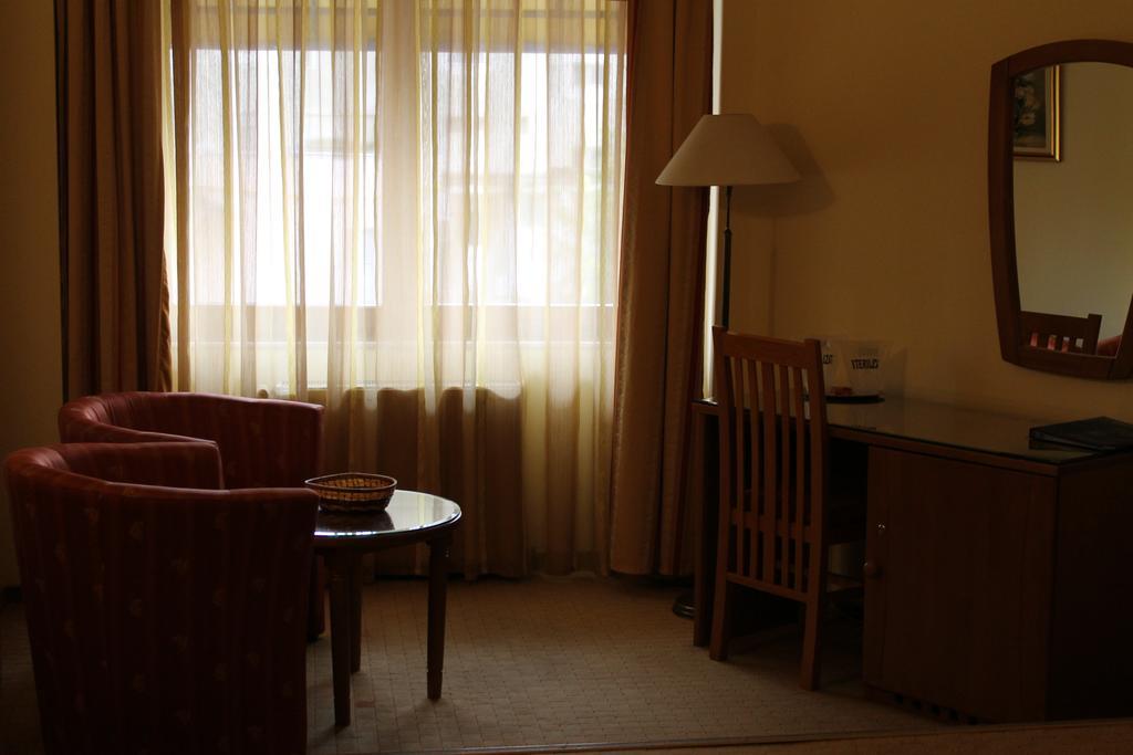 Hotel Horoscop Bukares Bagian luar foto